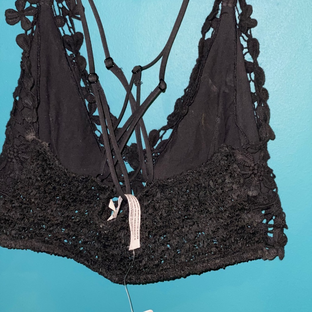 NWT black floral lacy detailed black bralett